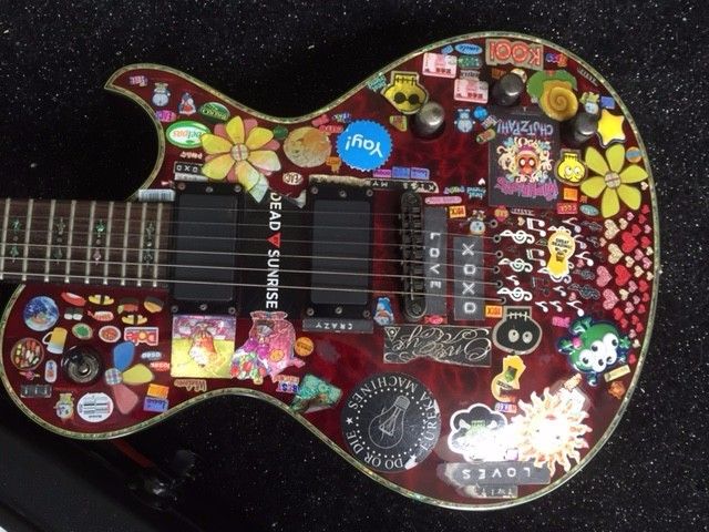 Ginger Wildheart Selling Guitar on Ebay – Chutzpah! – full in bloom