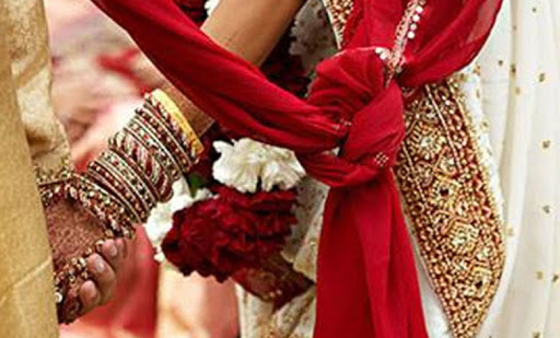 अनोखी शादी : जहाँ दूसरे की बीवी को चुरा लाते हैं लोग