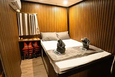 master cabin MV Camic