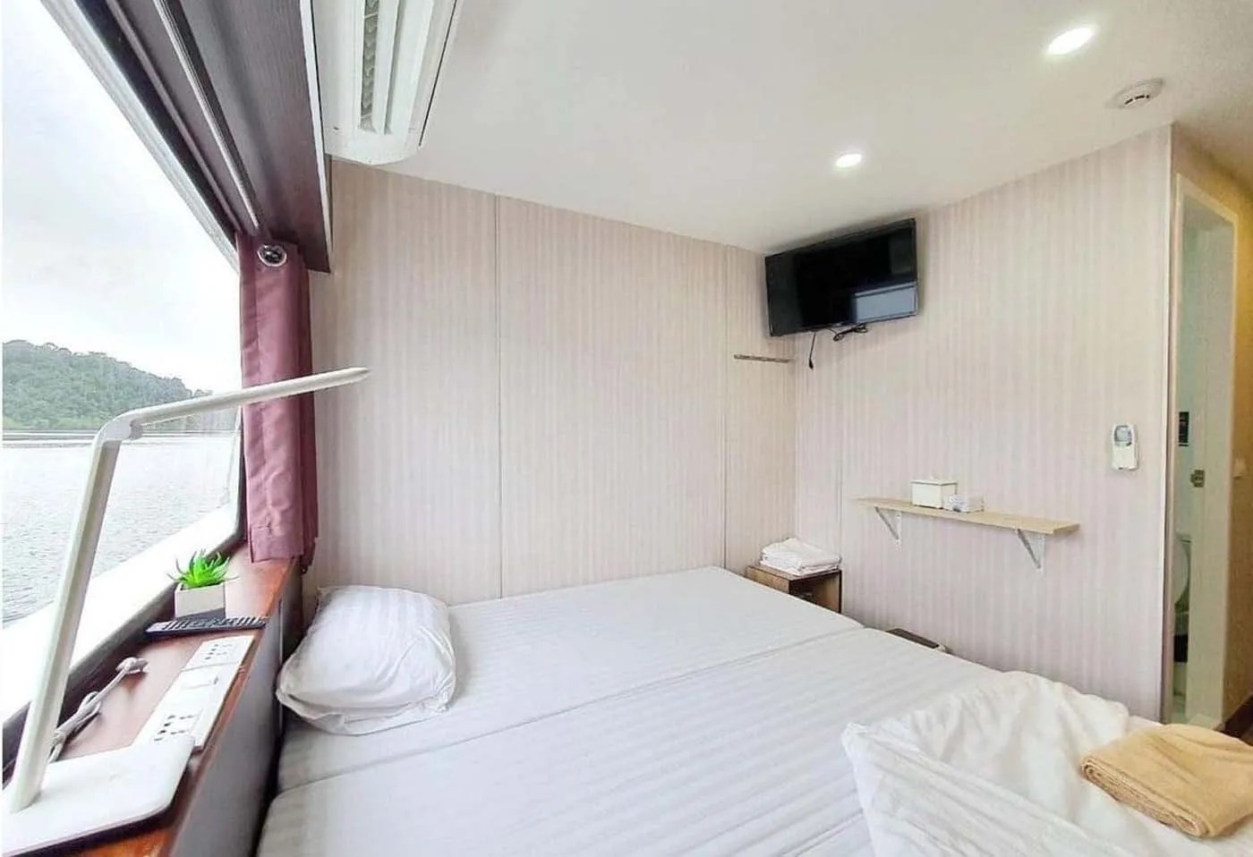 double bed cabin on 3d/2n liveaboard Koon 9