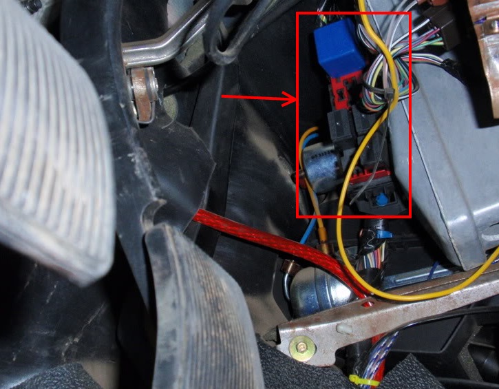 2002 ford ranger interior light relay location