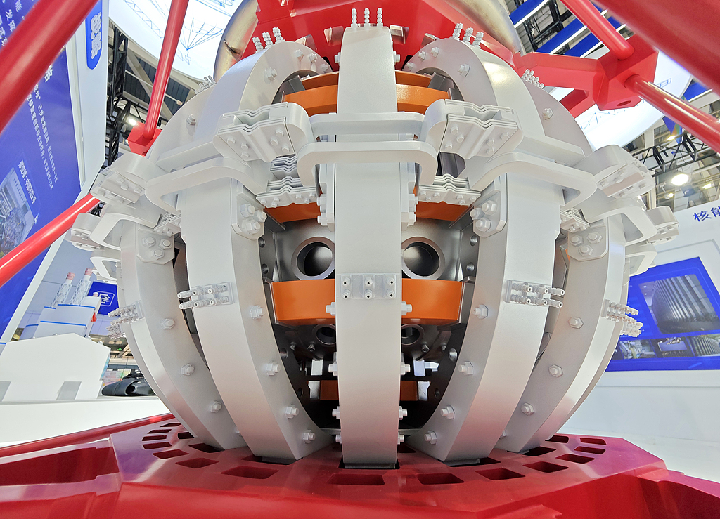 Zero-shot AI controller unlocks flexible, adaptive plasma control for next-generation fusion reactors