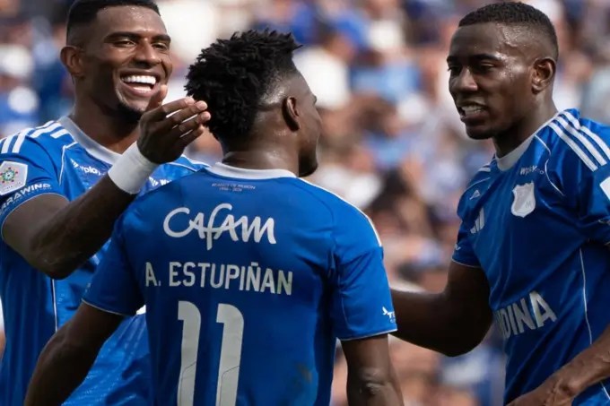 Andrey Estupiñán se saca la mala suerte y por fin convierte un gol contra Boyacá Chicó en una tarde azul donde Millonarios presento a Juan Guillermo Cuadrado en El Campín. //Fotografia: Millonarios FC /sábado 19 de septiembre de 20206. Estadio Nemesio Camacho El Campín de Bogotá Colombia.