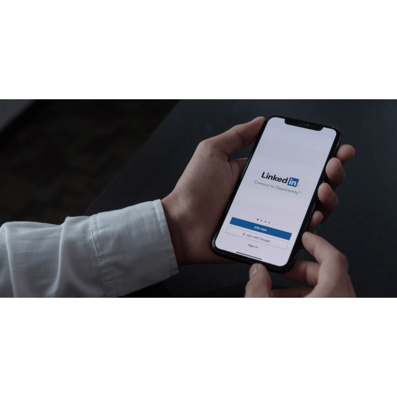 Guide To Recruiting Software Engineers Using Linkedin Futurecode It - City Background Collection - 8K Quality