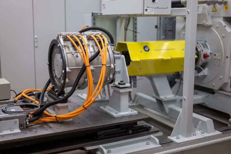 Dyno Facility Centre For Future Clean Mobility - Download Modern Abstract Pattern | 8K