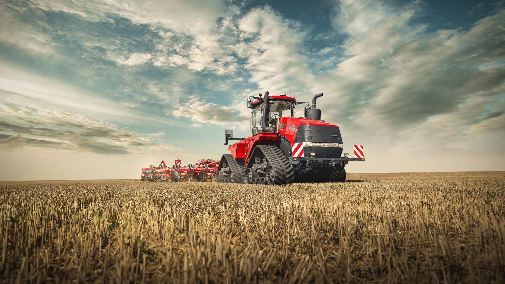 Case IH Quadtrac 715 tractor in the field.
