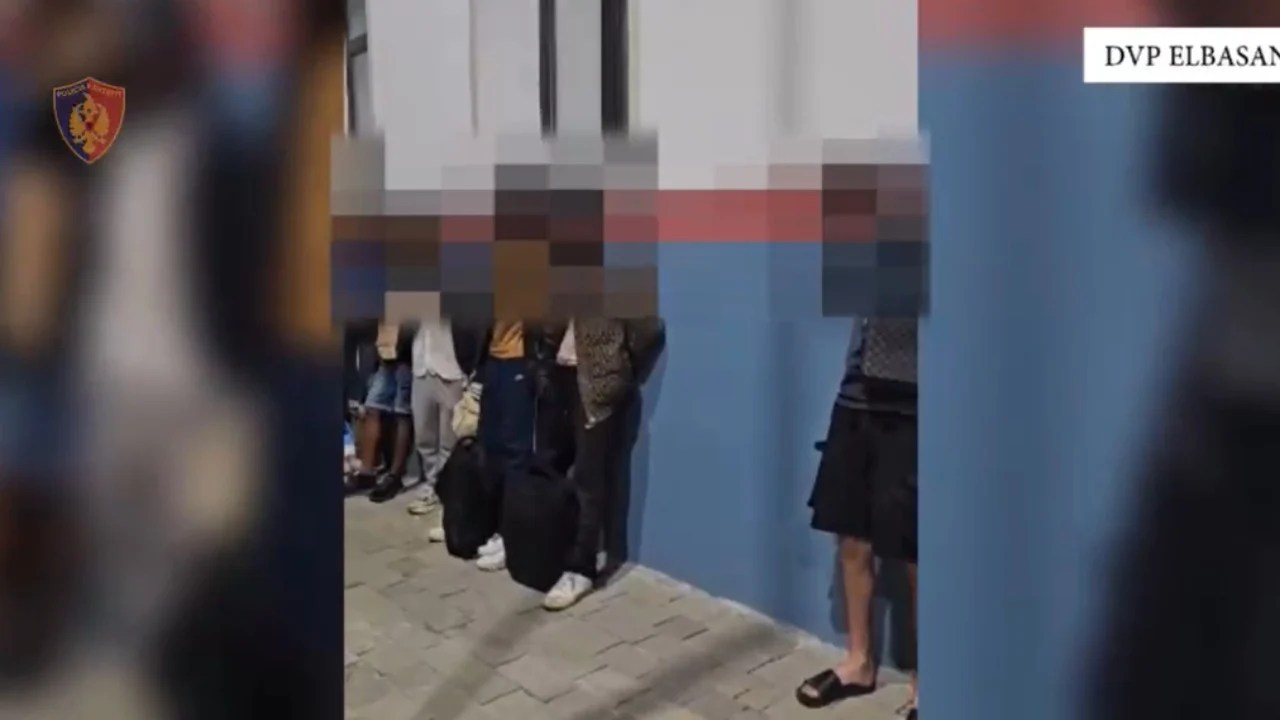 Arrestohen dy persona në Elbasan, dyshohet se ndihmonin emigrantët të kalonin kufirin