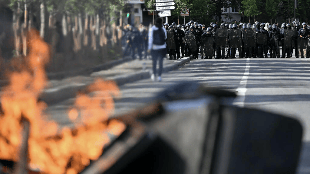 Kriza politike në Francë, shkollat në qendër të revoltës