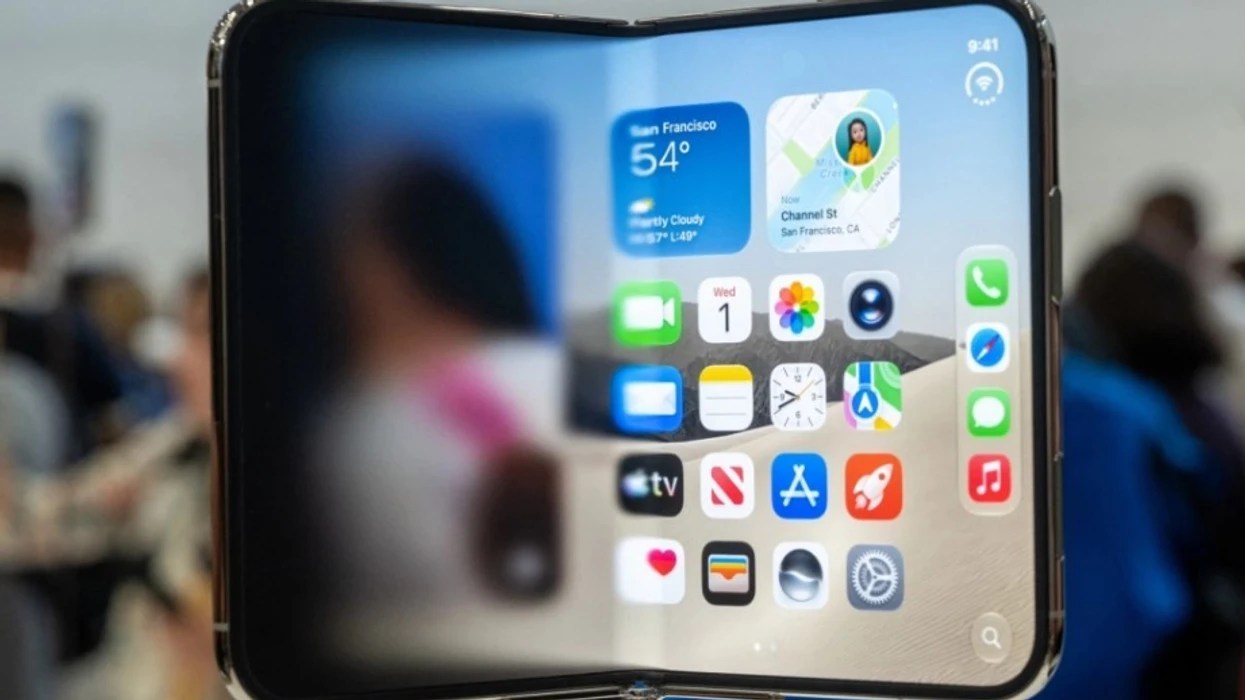 iPhone Duo nuk ka vijë të dukshme të palosjes, por ka një problem me ekranin