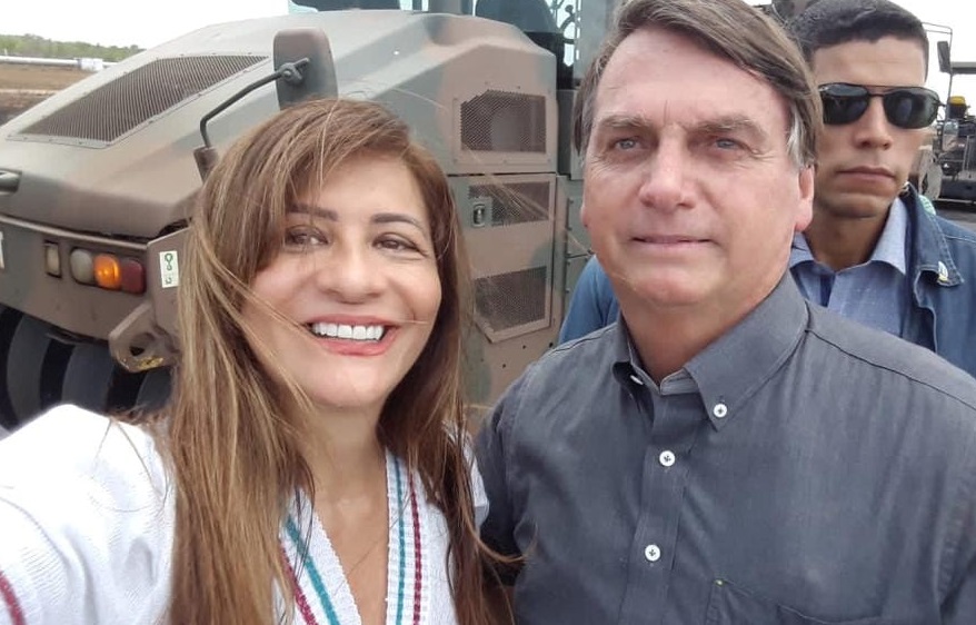 A deselegância de Sirlan Sousa com a deputada Iracema Vale