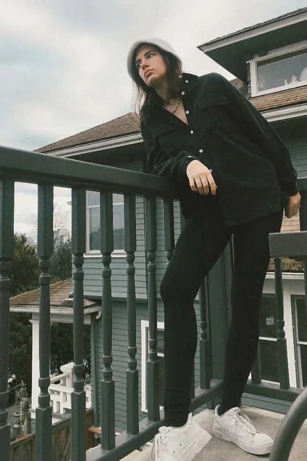 Bucket hat outfit ideas that work for every style