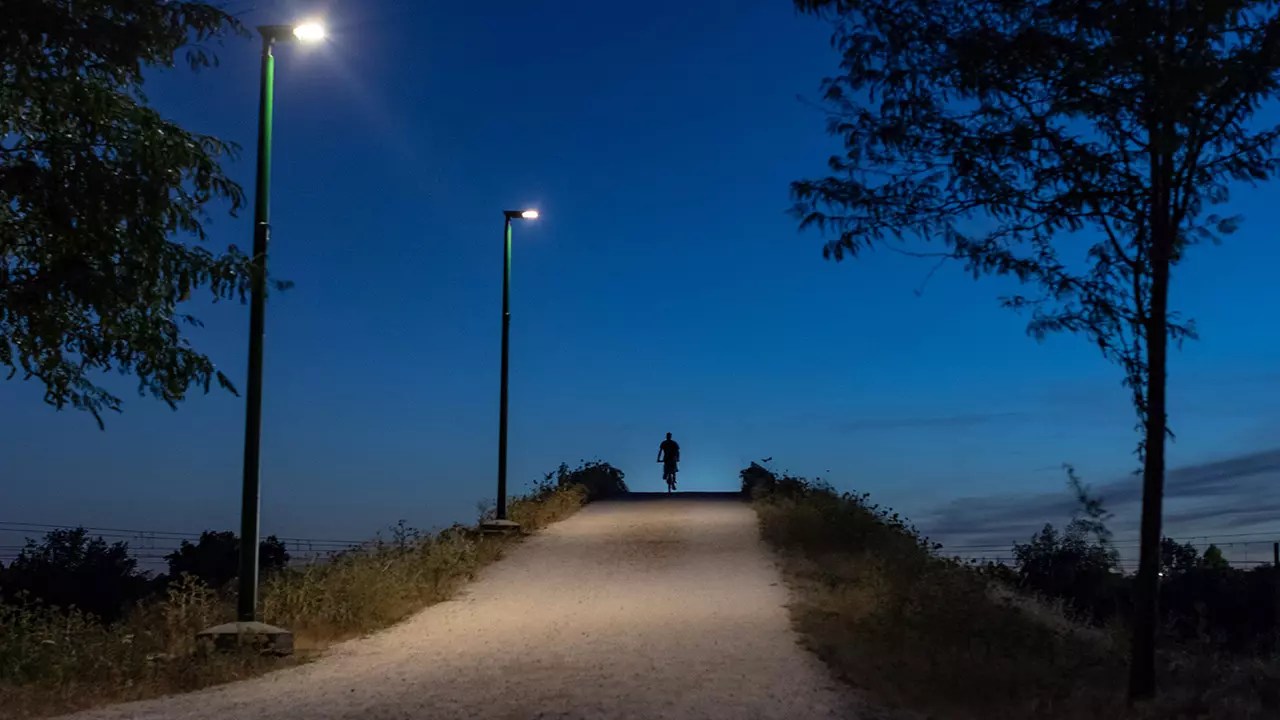 La energía solar para iluminar el futuro de las zonas rurales en Perú: Soluciones para cerrar la brecha de electrificación