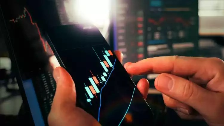 La implementación de Inteligencia Artificial en la banca reduce costos operativos hasta en un 60%
