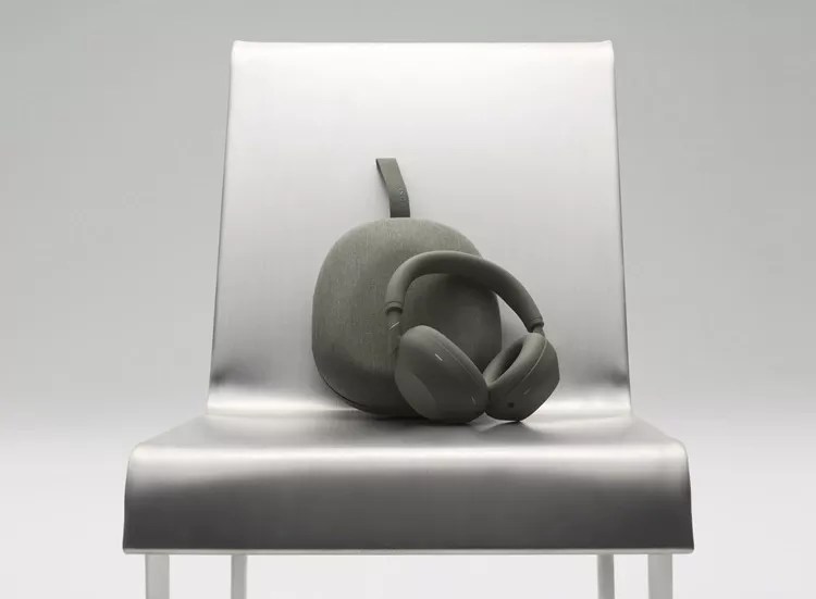 Los nuevos audífonos WH-1000XM6 gris olivo de Sony aportan elegancia sutil al audio premium