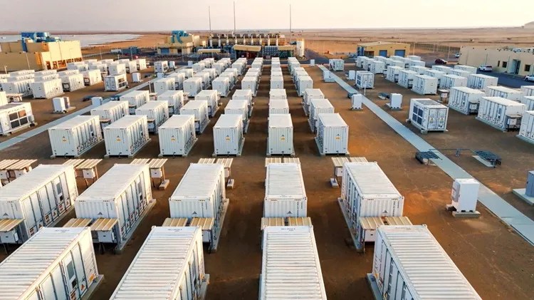 El mayor megaproyecto de almacenamiento y energía solar sin conexión a la red del mundo entra en operación