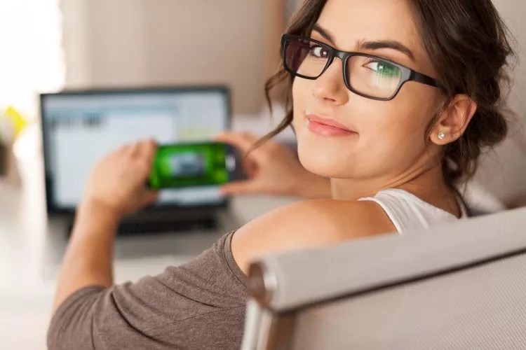 Lentes inteligentes con inteligencia artificial: ¿cómo pueden ayudar a las personas con baja visión?