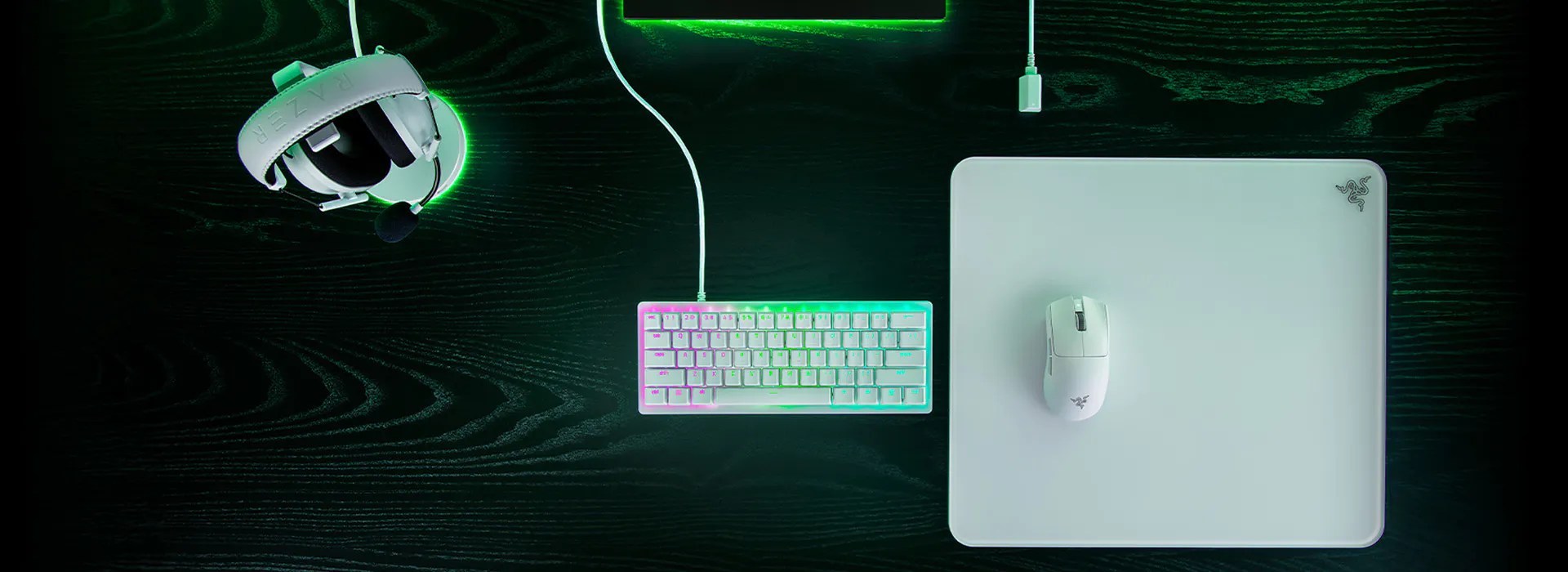Razer Huntsman V3 Pro Mini 白色版桌面配置