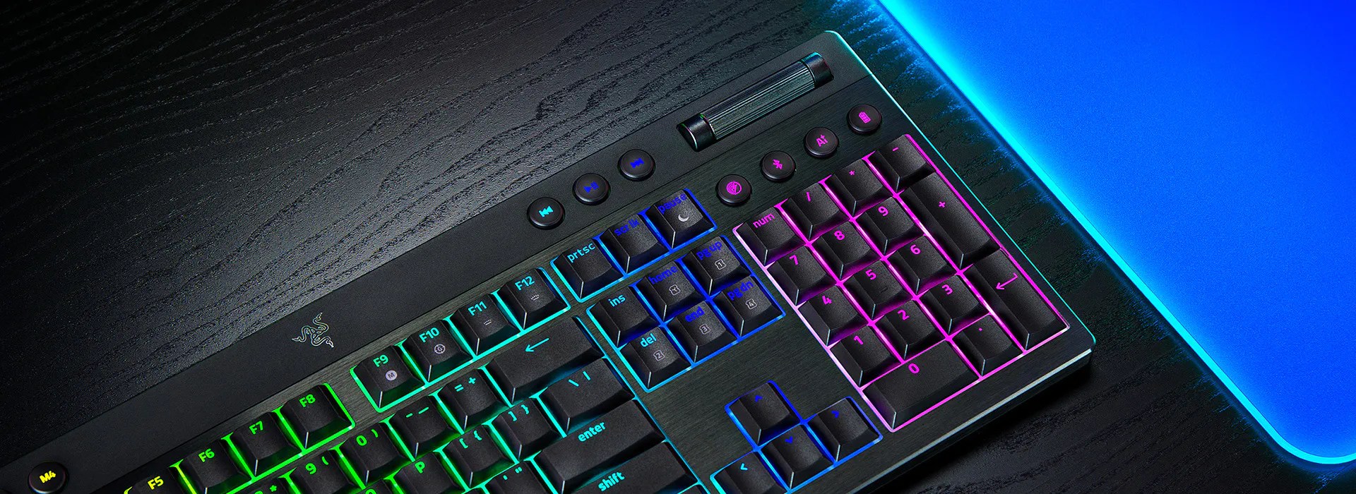 Razer BlackWidow V4 Low-profile HyperSpeed 控制鍵同滾輪