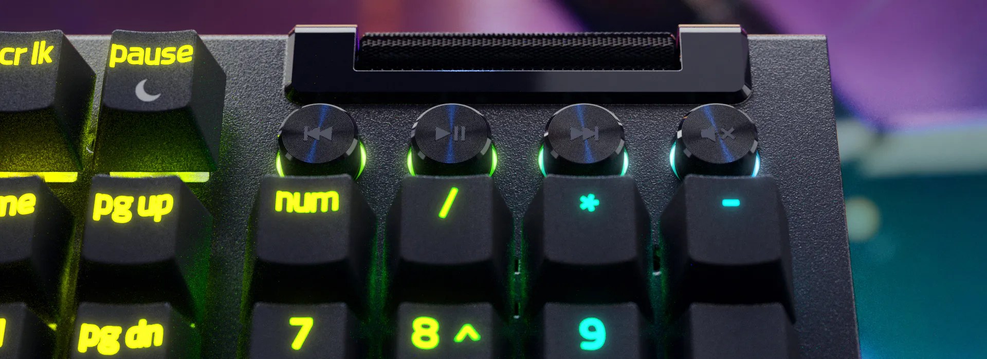 Razer BlackWidow V4 Pro 命令旋鈕同媒體控制鍵