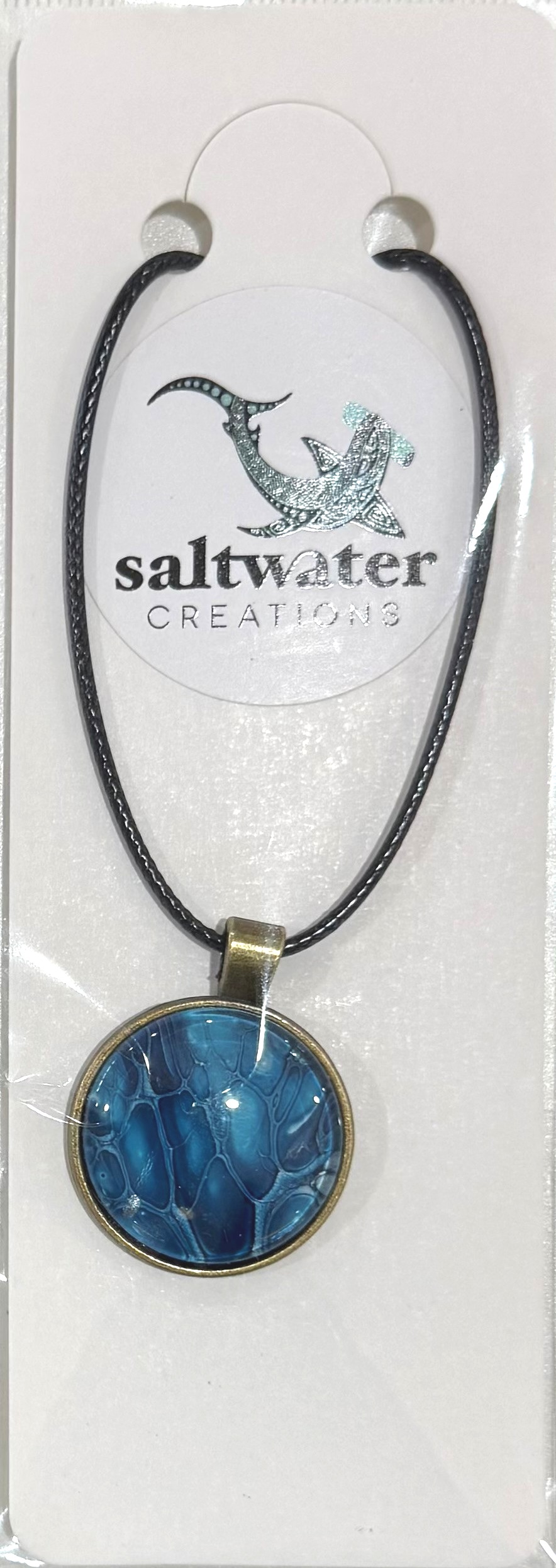 Handmade Resin Necklace – Round Blue
