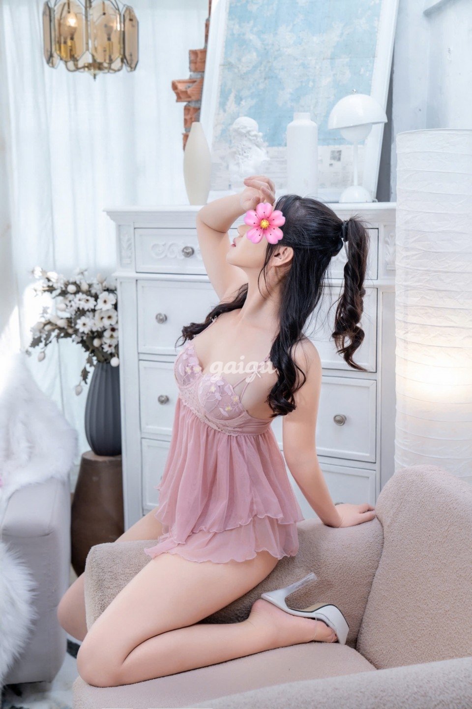YẾN CARA – VẺ ĐẸP LAI HÀN , TỰA IDOL KPOP