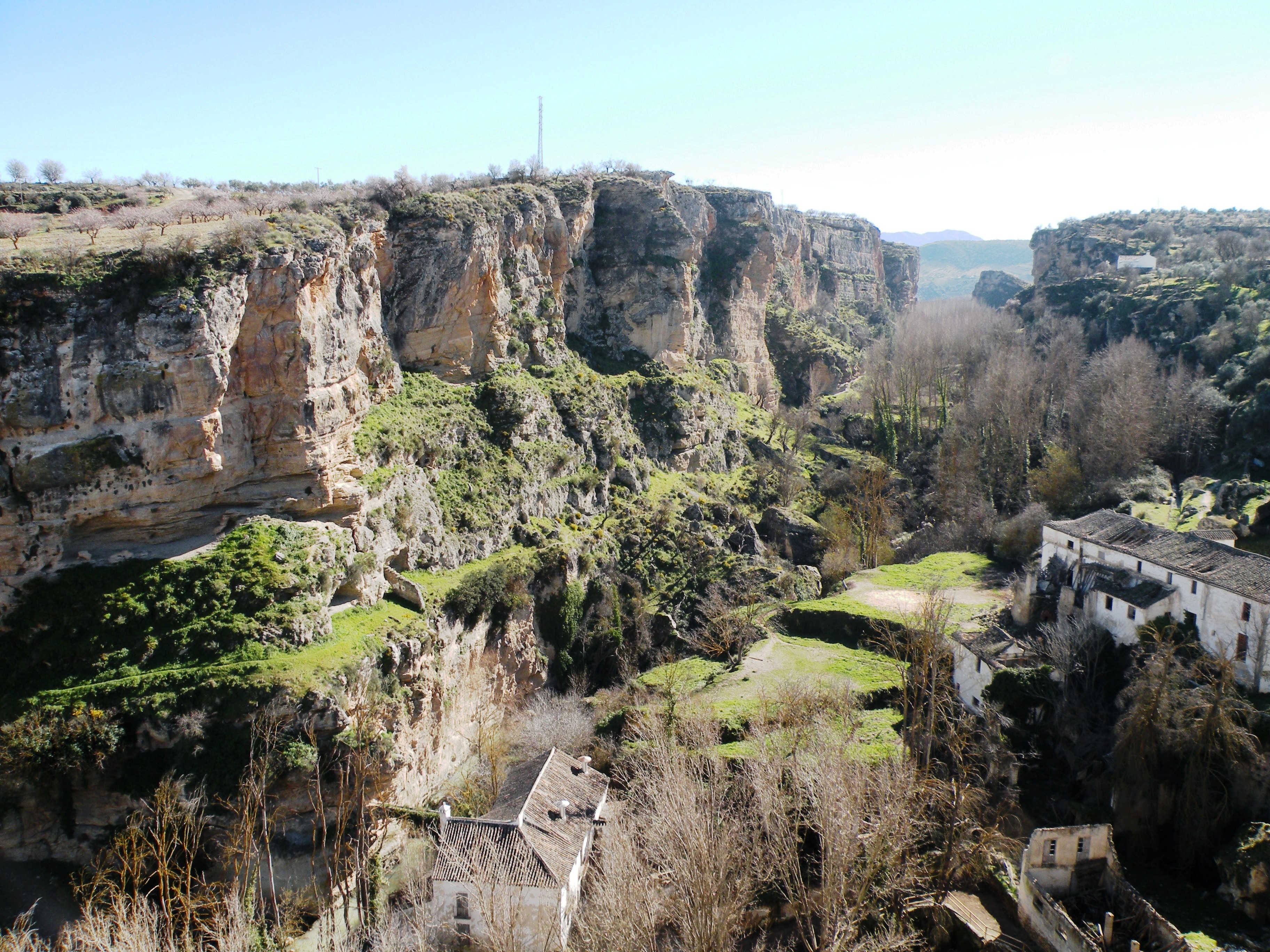 Неделя экскурсий по необычайно красивым местам республики адыгея с посещением геотермальных источников. Ekskursiya Znamenitye Termalnye Istochniki Alama De Granada Galaholidays