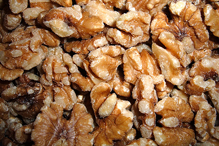 Shelled_walnuts