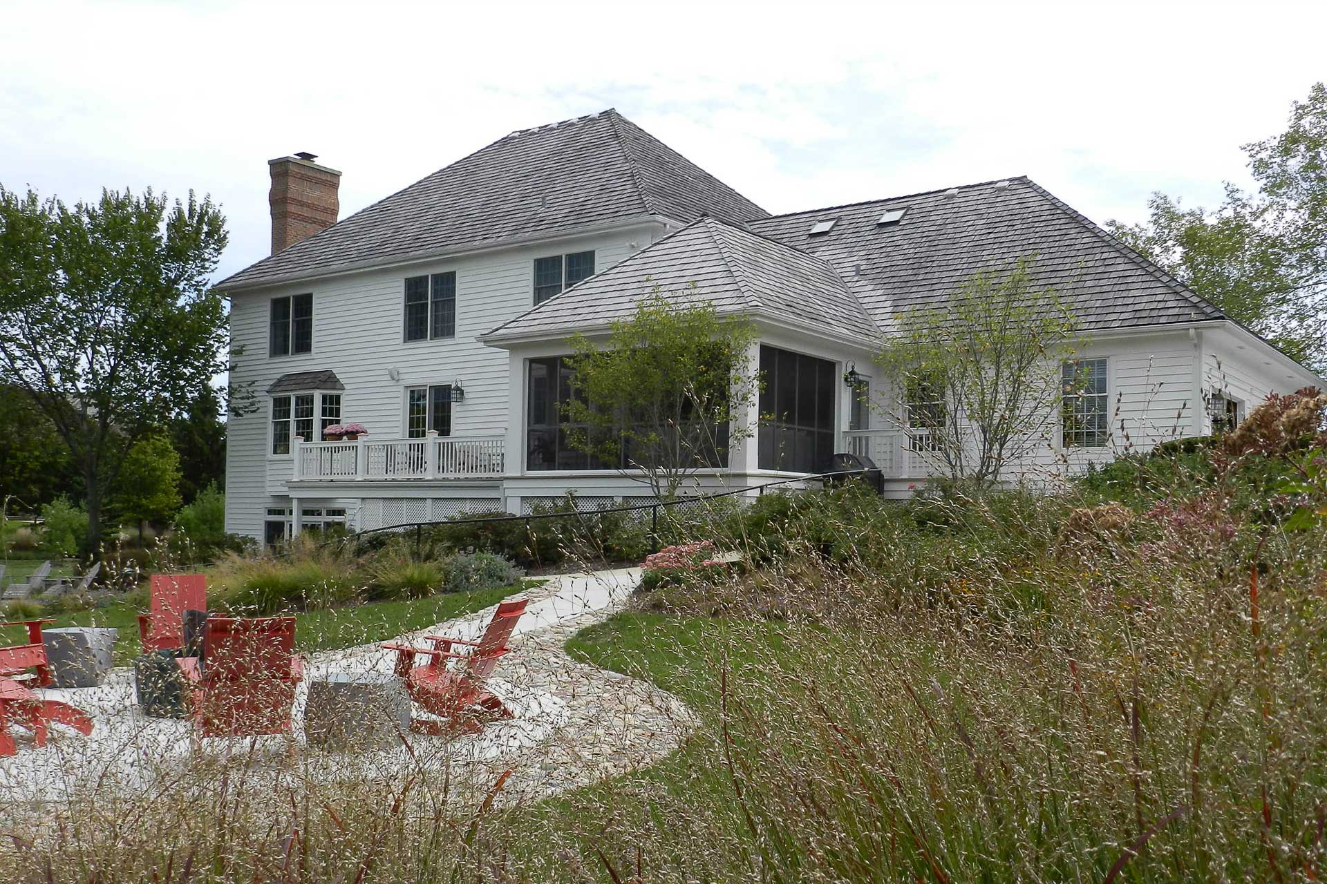 architect-backyard-fireplace