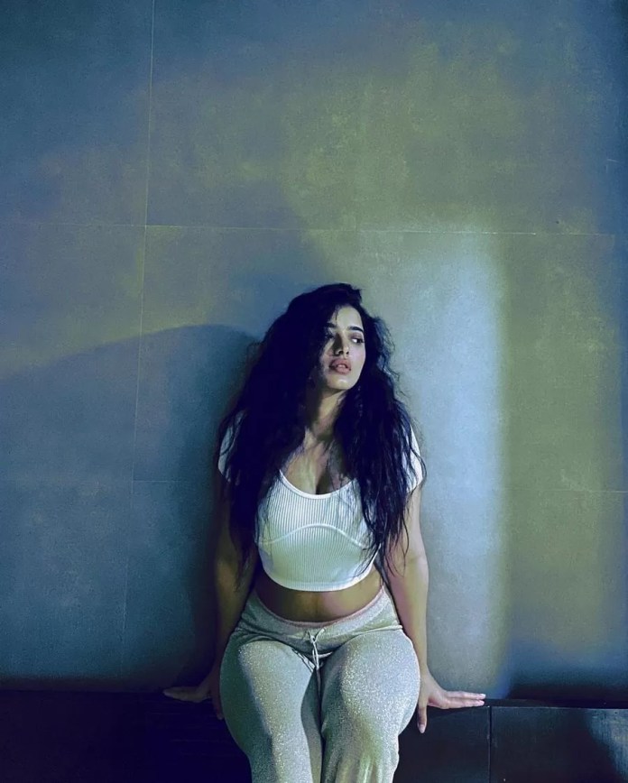 Ketika Sharma hot pics 