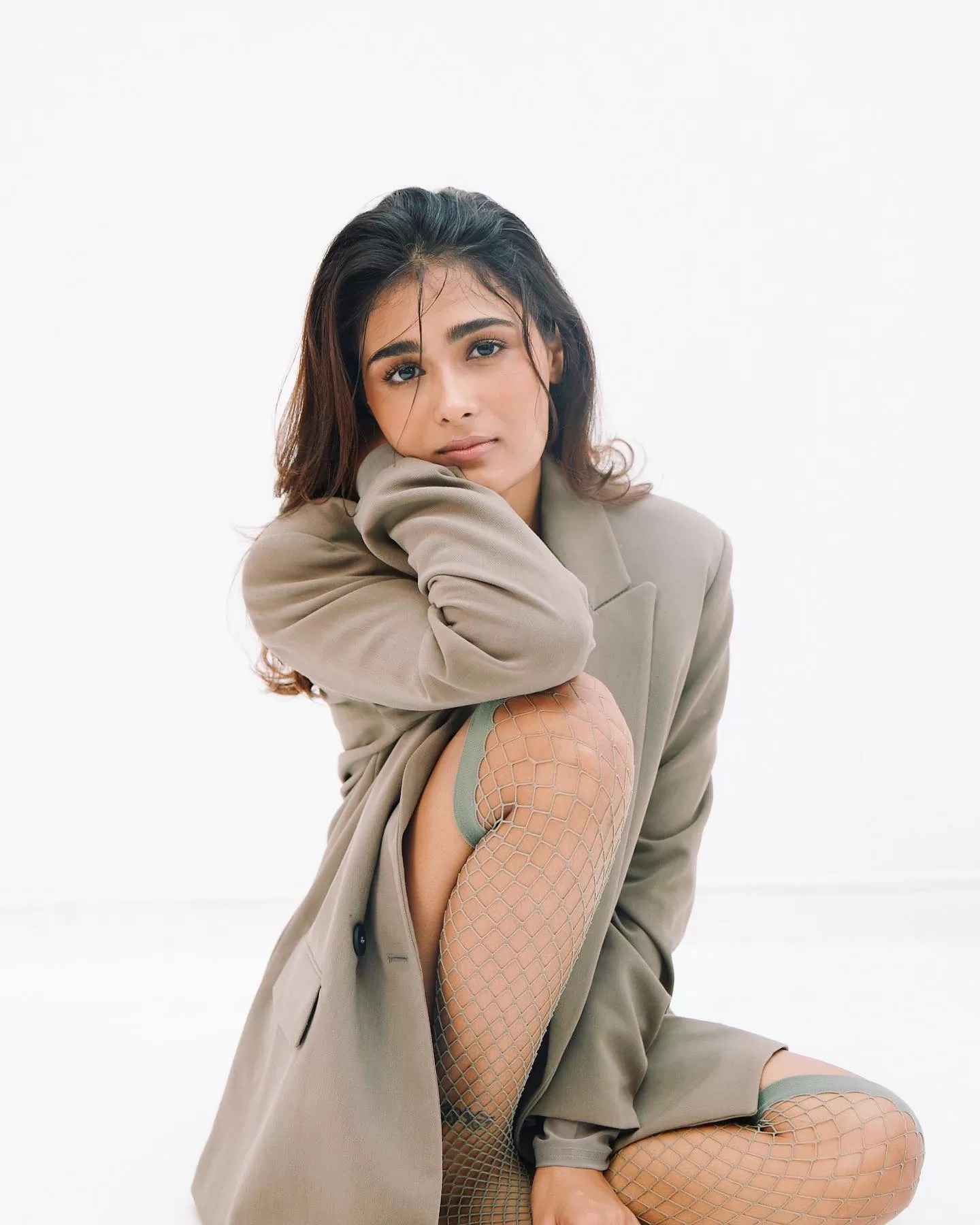 Shalini pandey hot pics