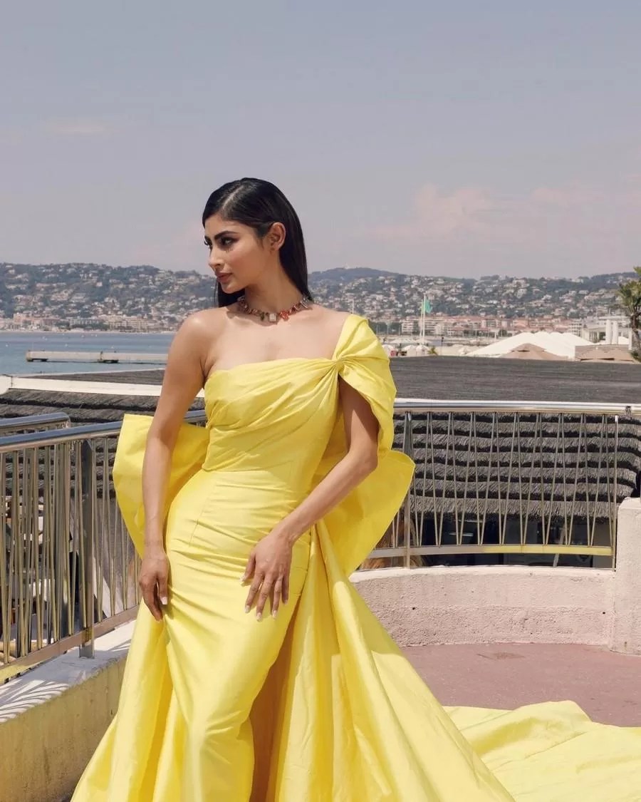 Mouni Roy new clicks
