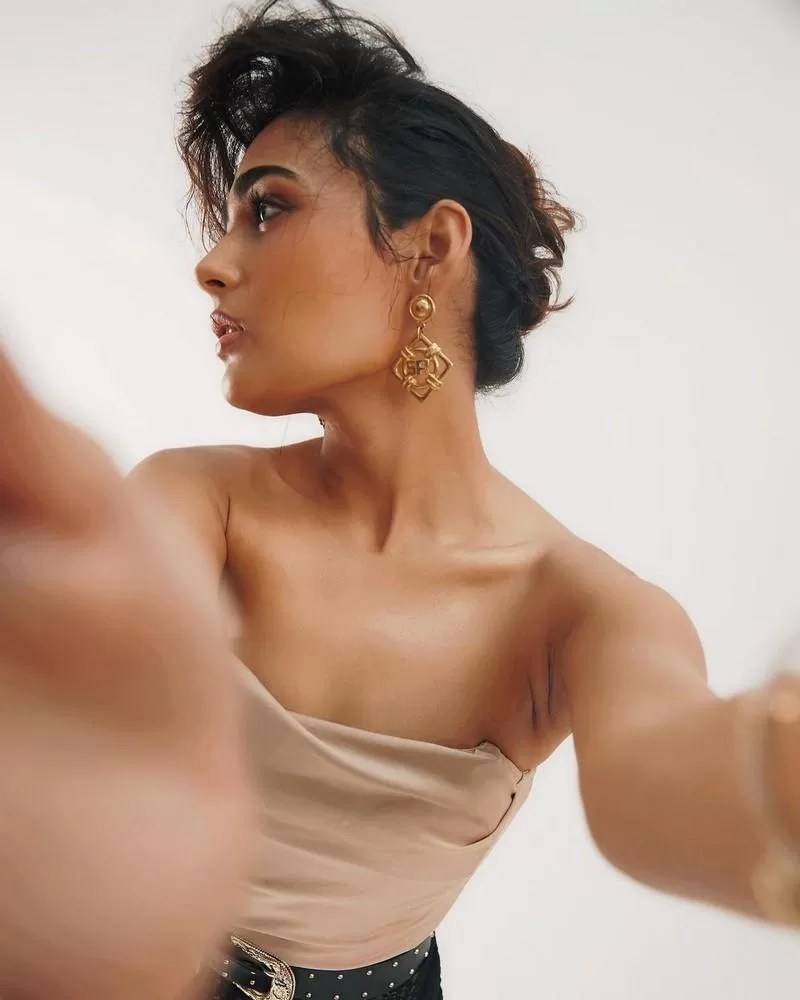 Shalini Pandey hot pics