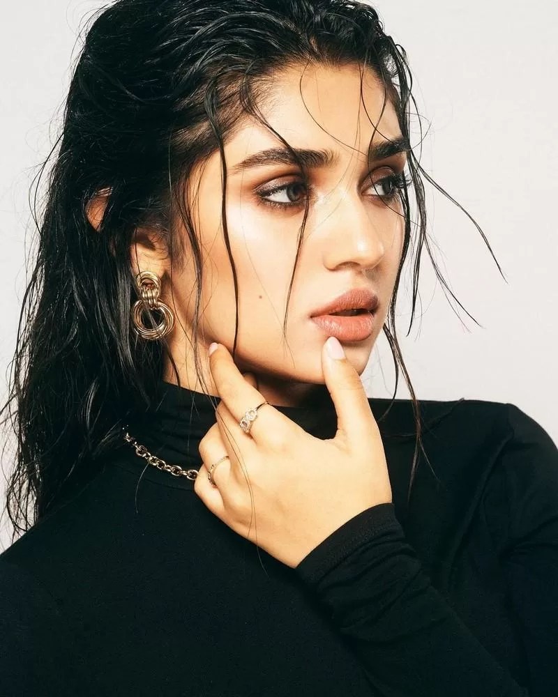 Krithi Shetty hot pics