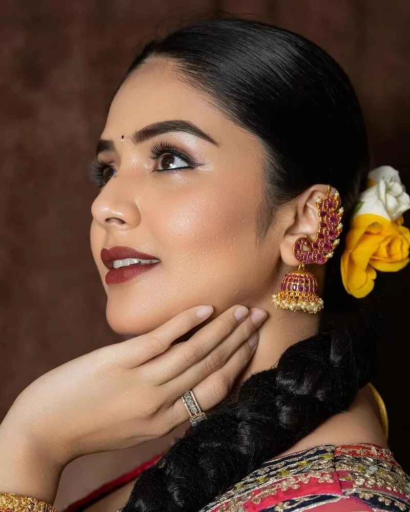 Sreemukhi new pics