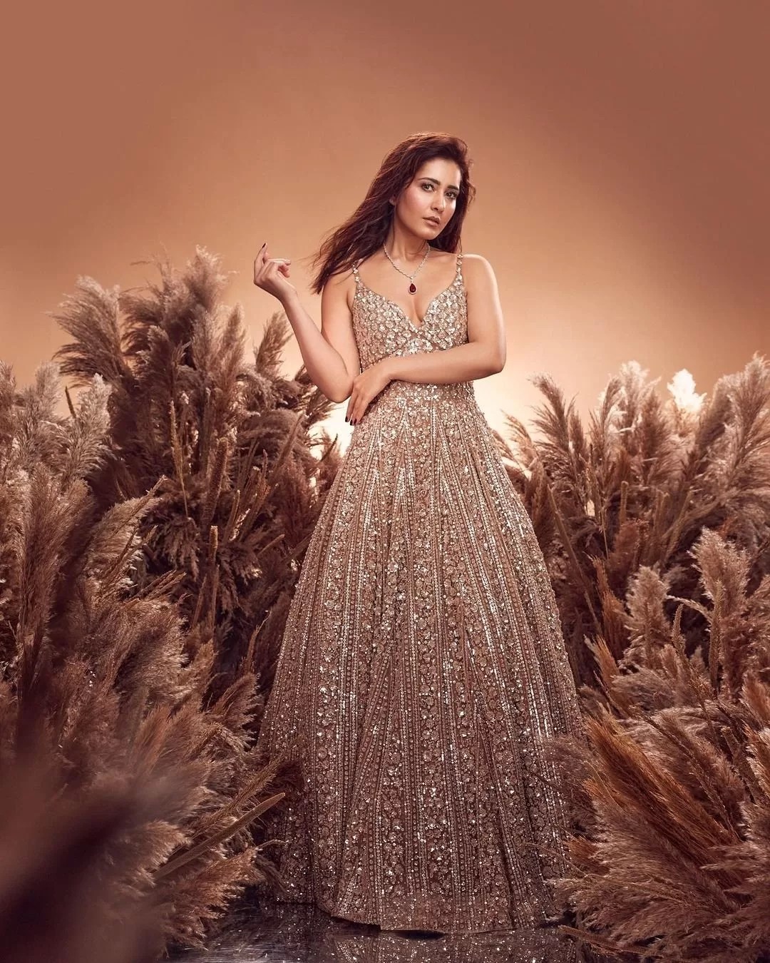 Raashii Khanna new pics