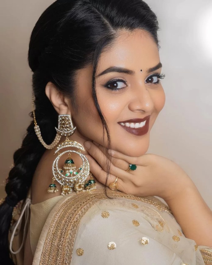 Sreemukhi latest photoshoot