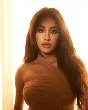 Janhvi Kapoor hot pics
