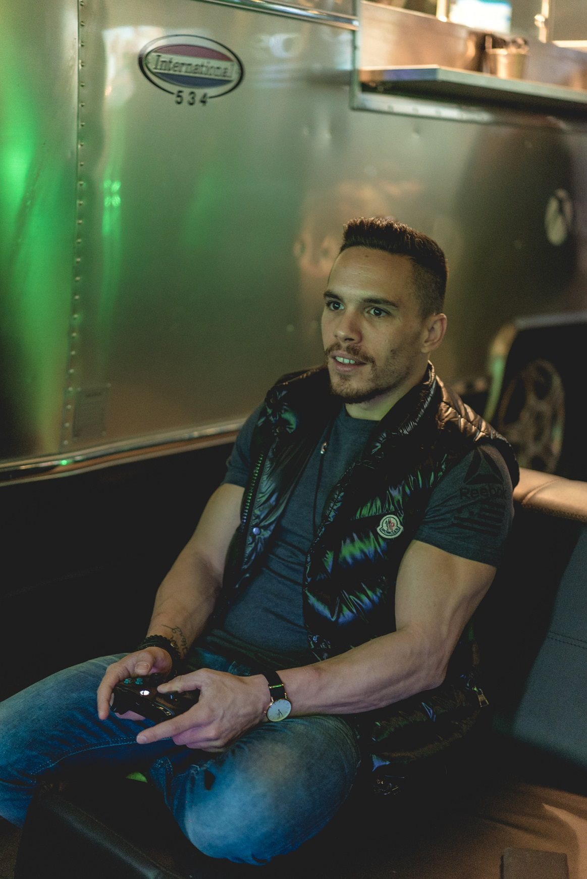 Ο χρυσός Ολυμπιονίκης και παγκόσμιος πρωταθλητής στους κρίκους, Λευτέρης Πετρούνιας ζει την εμπειρία του 4Κ με το Xbox One X.