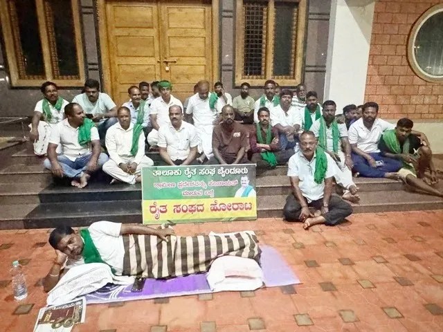 Byndoor Farmers’ Protest Enters 150th Day; Overnight Dharna Held Against Government&nbsp;Apathy
