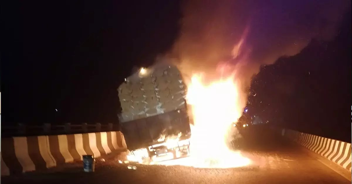 Lorry Carrying Cattle Feed Catches Fire on Uppunda-Bijoor National Highway&nbsp;Bridge