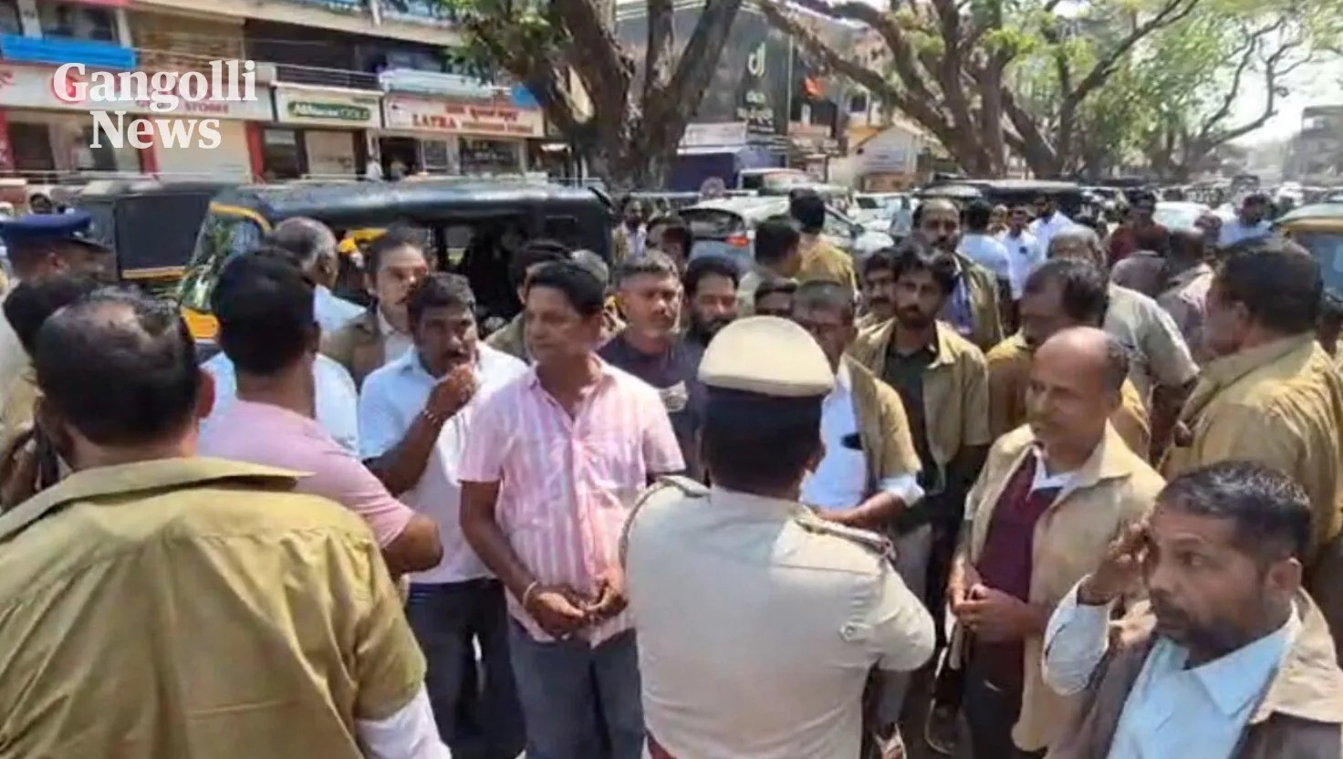 Kaup: Rickshaw Drivers Protest Against Municipality’s Move to Evict Stand Following High Court&nbsp;Order