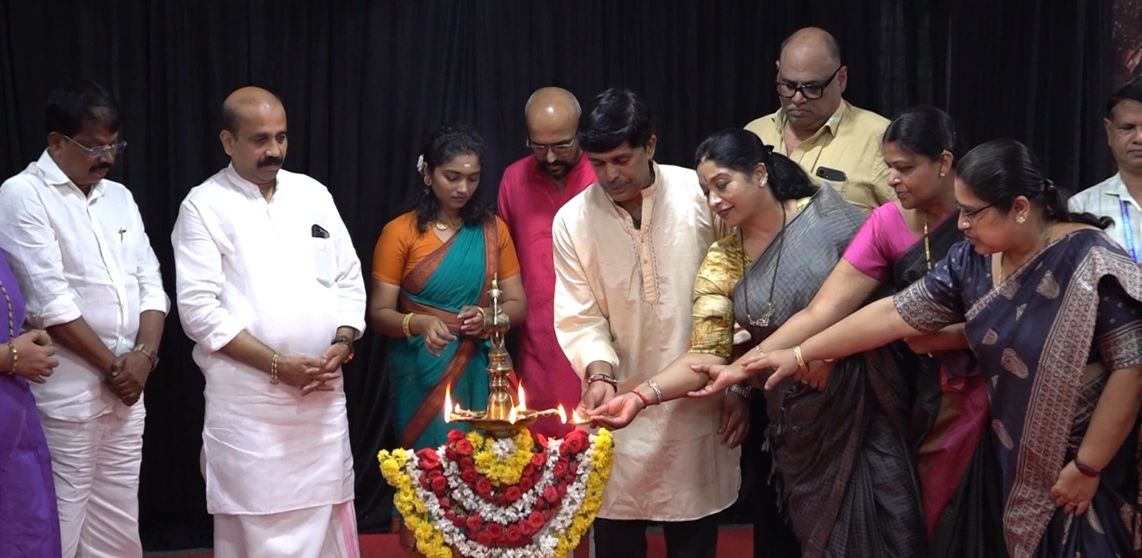 ಗೋಲ್ಡನ್ ಬುಕ್ ಆಫ್ ವರ್ಲ್ಡ್ ರೆಕಾರ್ಡ್: 216 ಗಂಟೆಗಳ ಭರತನಾಟ್ಯ ಆರಂಭಿಸಿದ ವಿದುಷಿ&nbsp;ದೀಕ್ಷಾ!