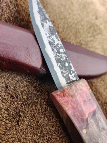 Sloyd With San Mai Style Blade And Stabilised And Dyed Maple Burr Handle