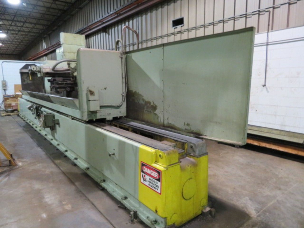 Thompson 16CH Hydraulic Surface Grinder with 4 Chucks