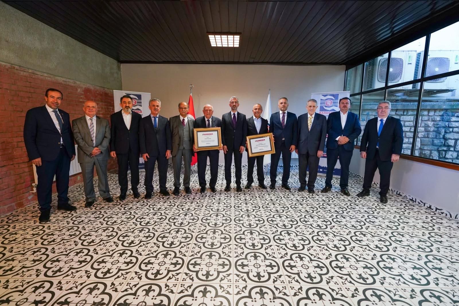 KARDEMİR’DE ONURSAL BAŞKANLIK ÜNVANLARI TAKDİM EDİLDİ…