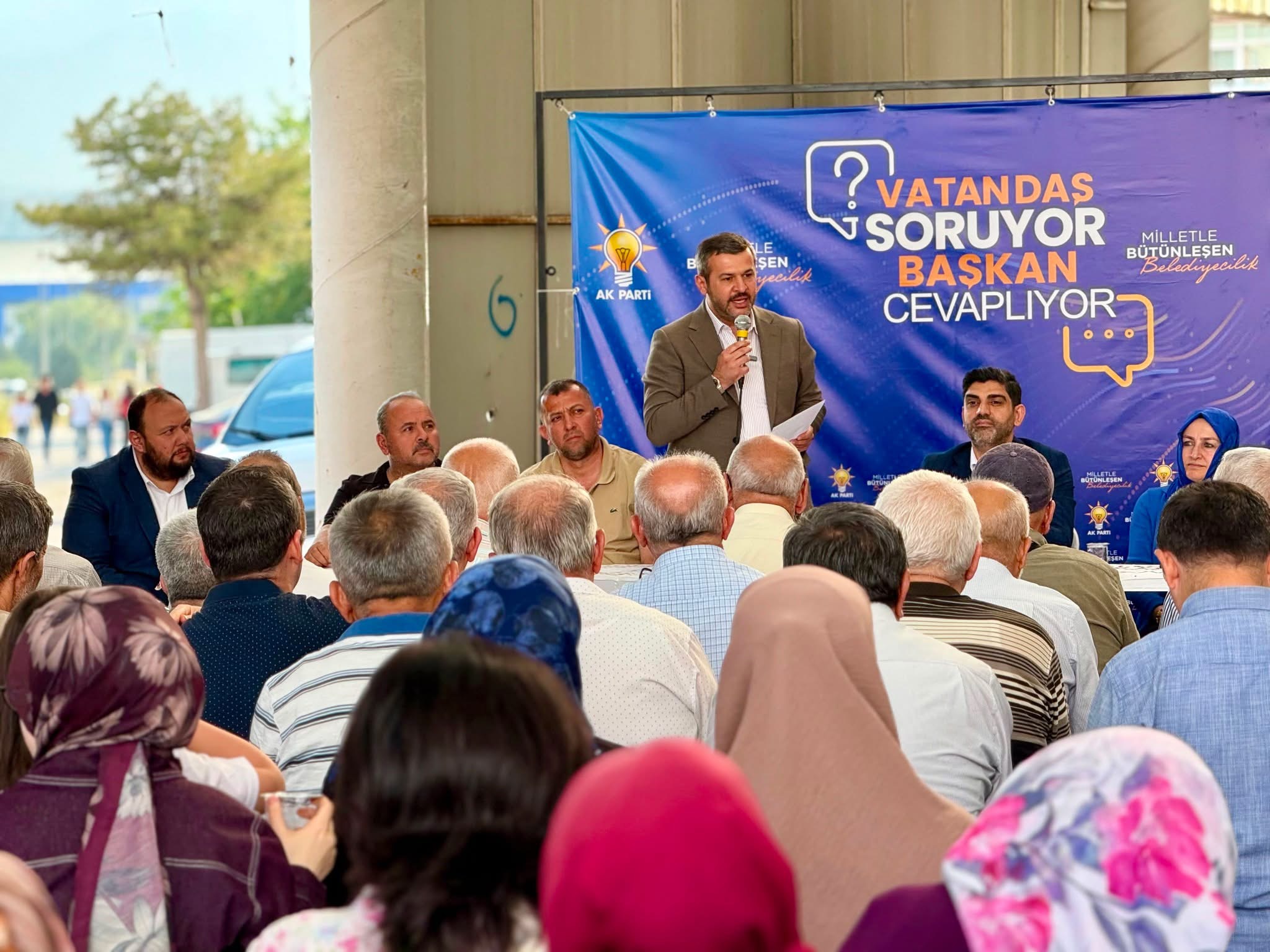 AK Parti’nin “Vatandaş Soruyor, Başkan Cevaplıyor” programı başladı