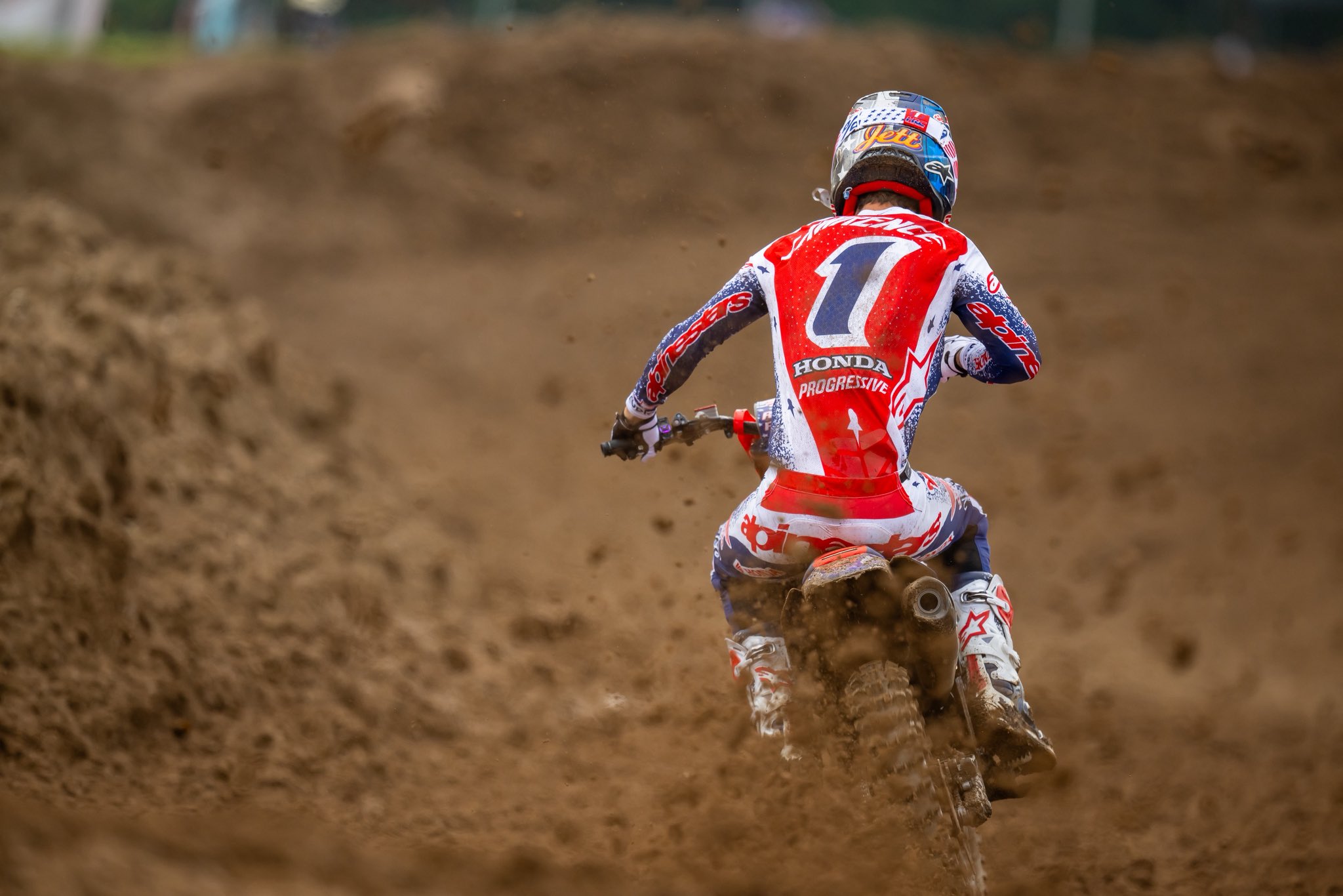 AMA Pro Motocross RD6 Southwick: Hunter Lawrence's Win and Dramatic Crashes (2026)