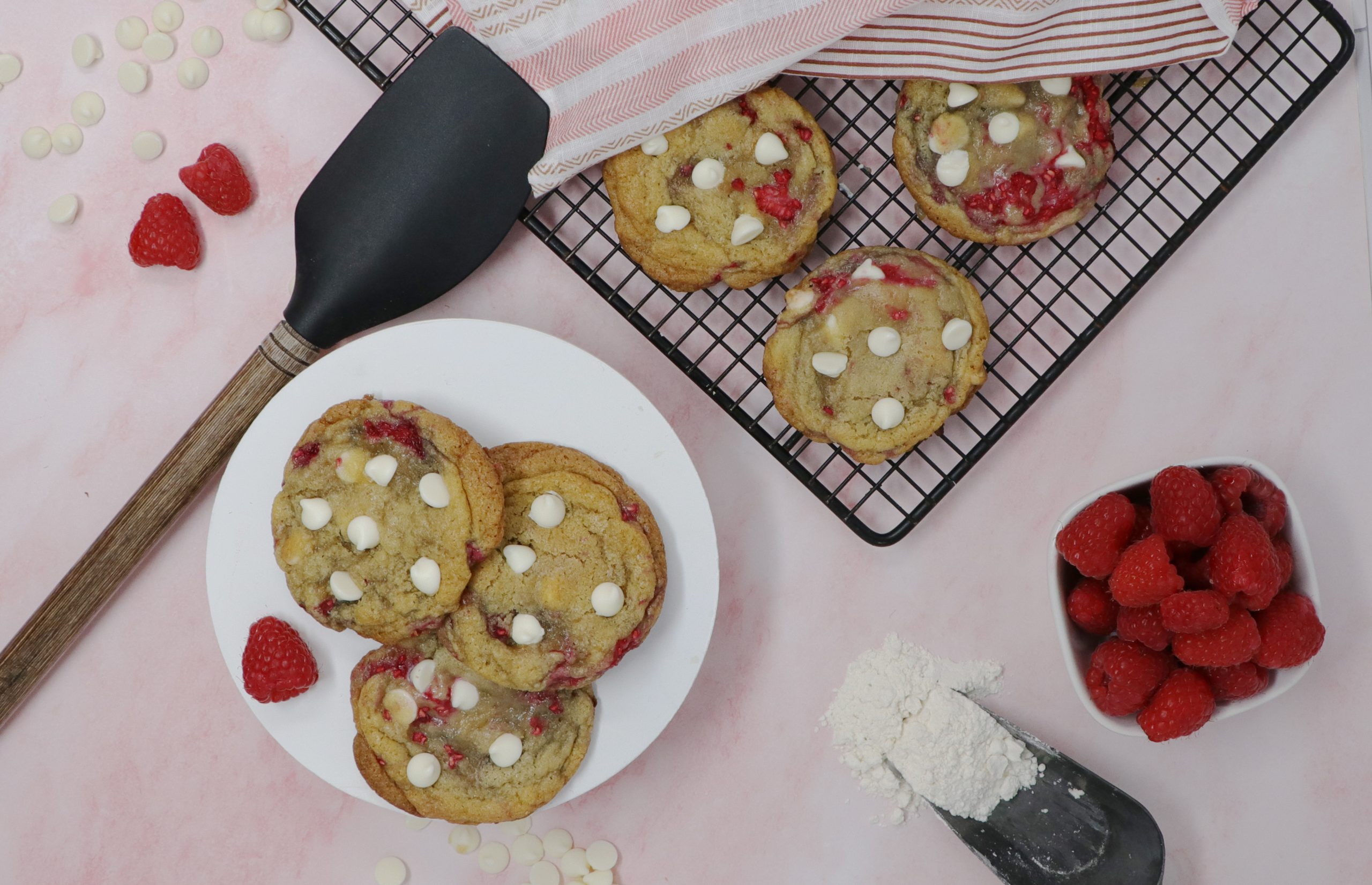 Raspberry white chocolate cookie