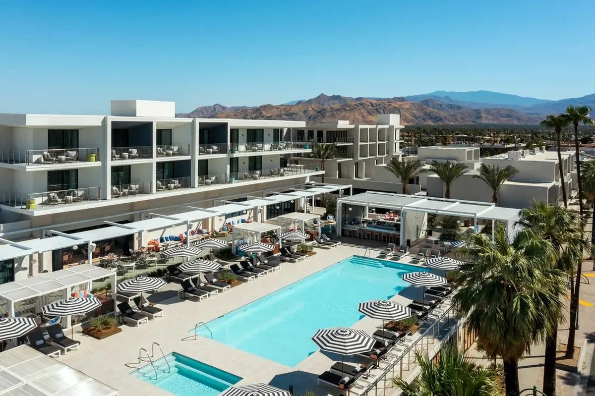 Thompson Hotel Pool