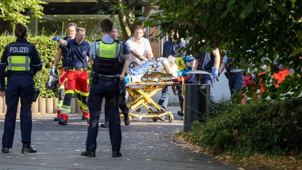 Detaje të reja nga sulmi në Gjermani: Policia qëllon me armë 18-vjeçarin nga Kosova që dyshohet për therjen e mësueses